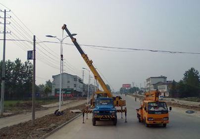 Is Solar Street Lamp nog steeds aan in regenachtige dagen?-风向标 -4 组-夏雨